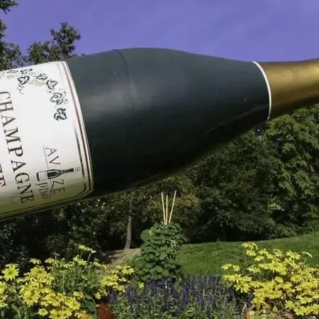 Detente & * Villers-Allerand